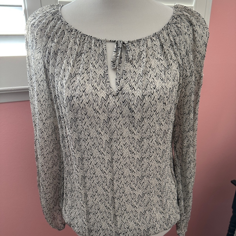 Women's Black and Tan Patterned Top Size M